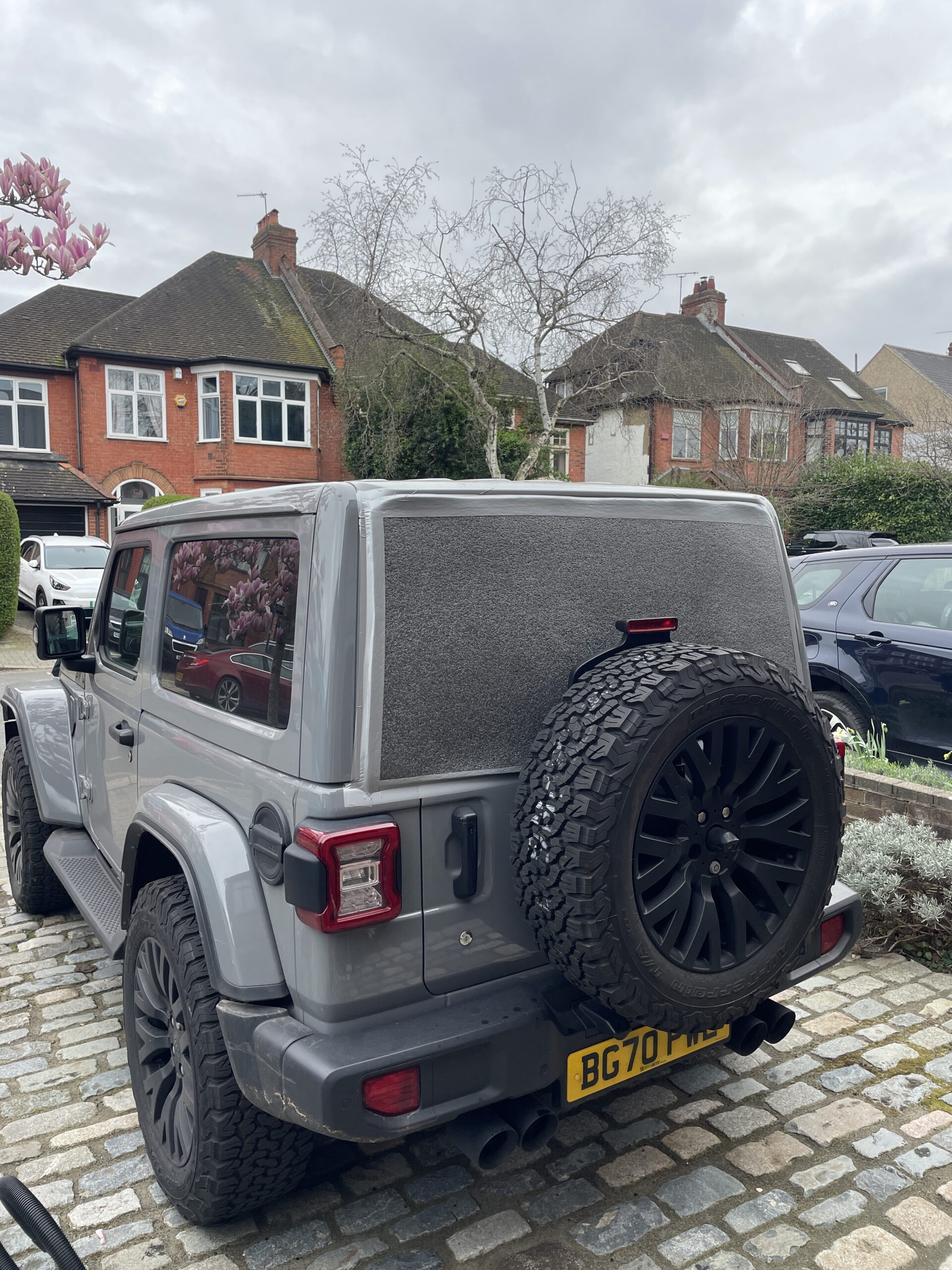 Windscreen replacement work